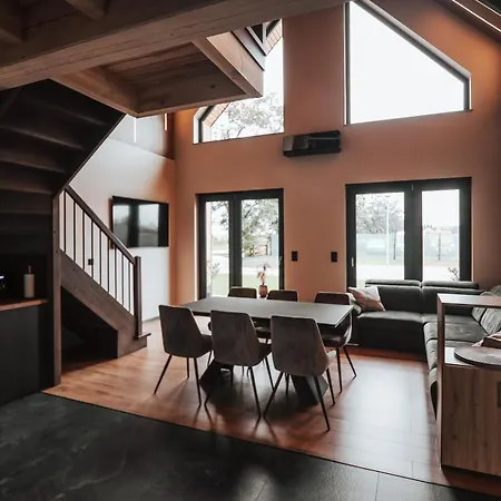 Prázdninový dům Ptasia Ferajna - Caloroczne W Dolinie Baryczy Milicz